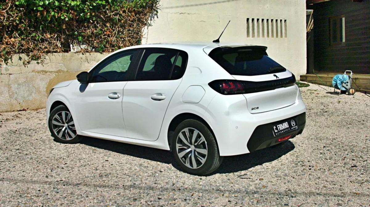 peugeot-208-2023-diesel-1499cc