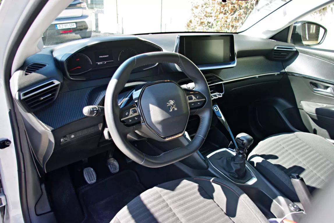 peugeot-208-2023-diesel-1499cc