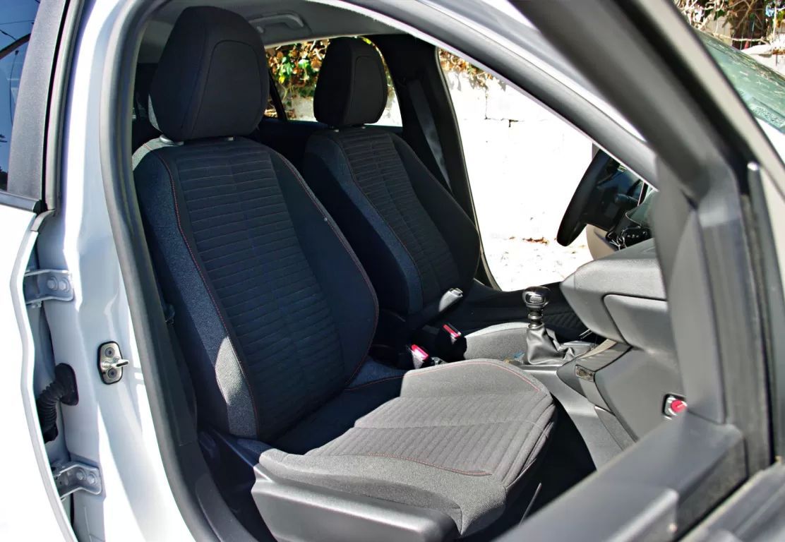 peugeot-208-2023-diesel-1499cc