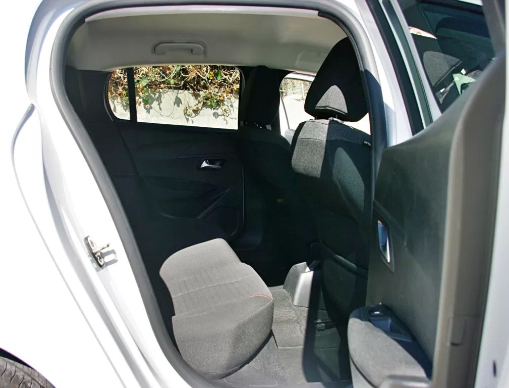 peugeot-208-2023-diesel-1499cc