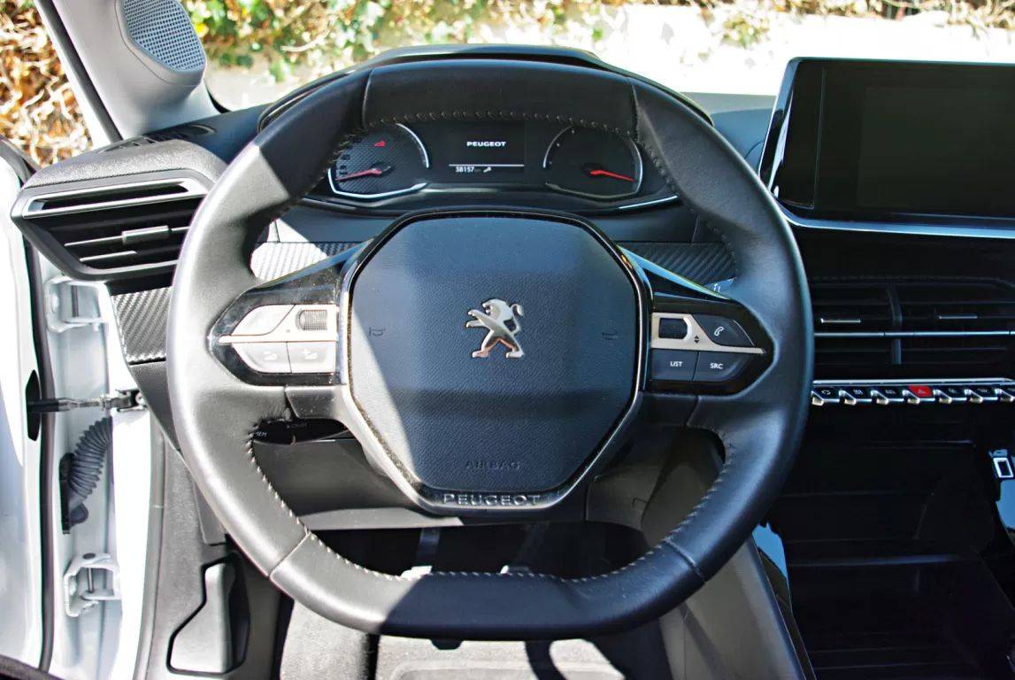 peugeot-208-2023-diesel-1499cc