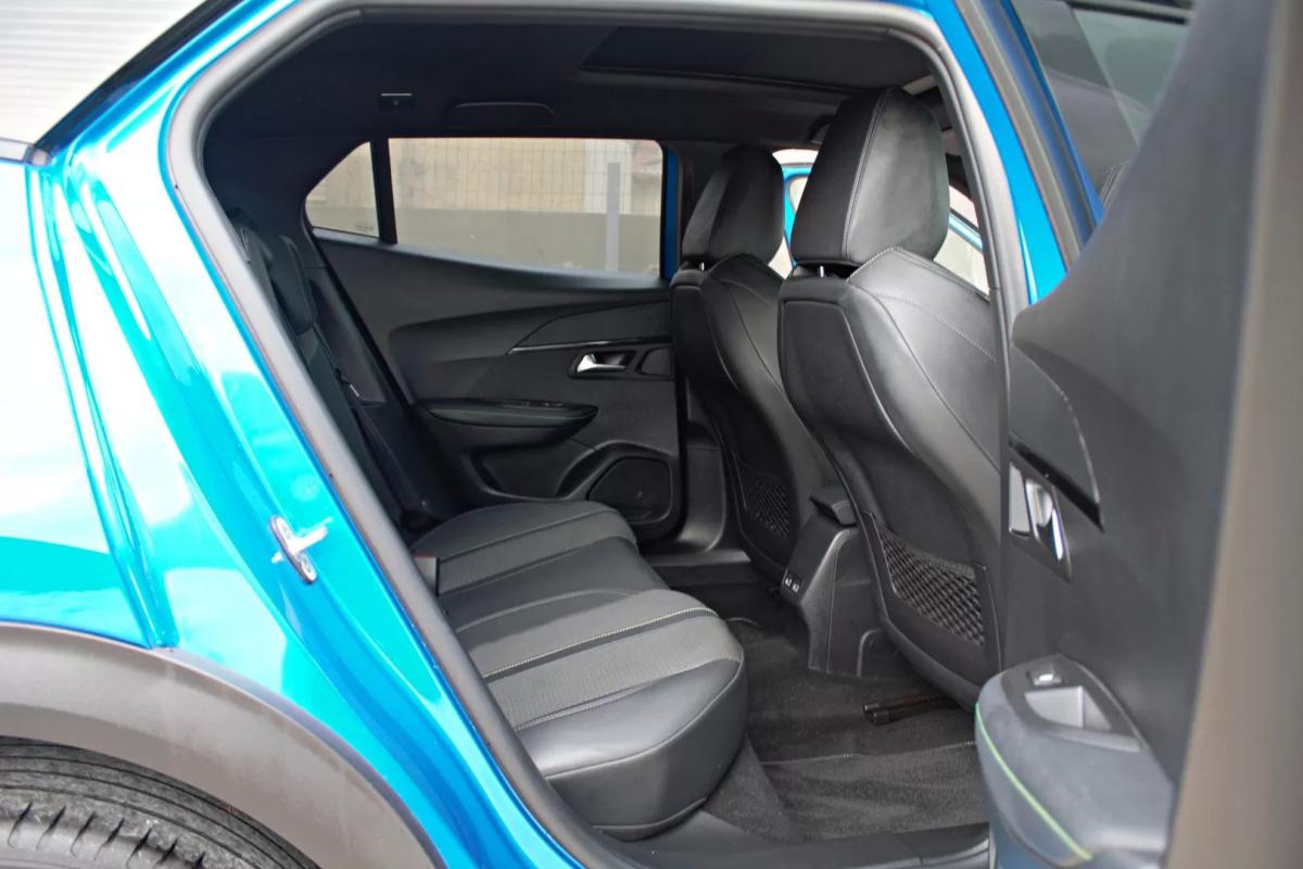 peugeot-2008-2022-gasolina-1199cc