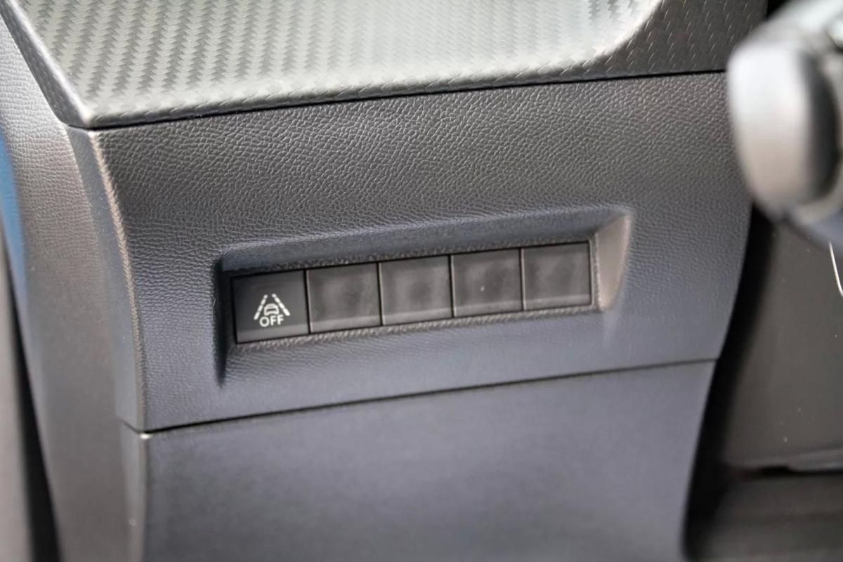 peugeot-2008-2022-gasolina-1199cc