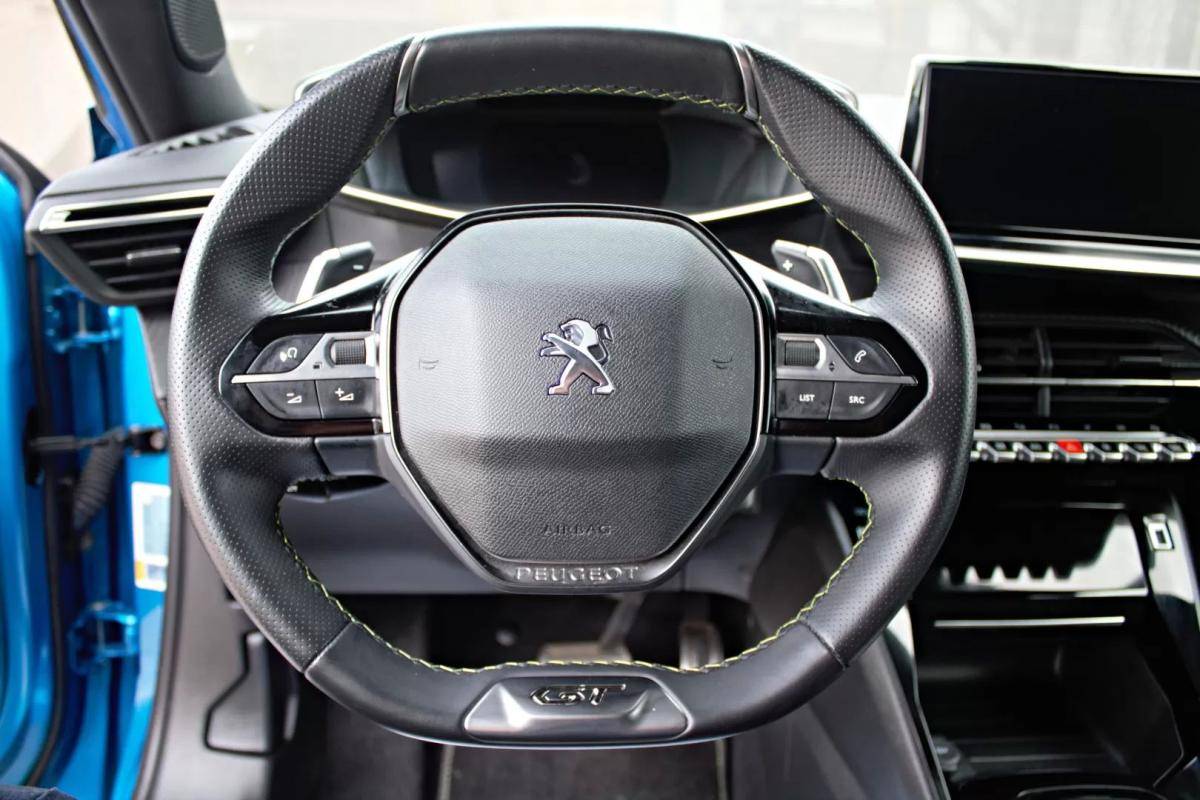peugeot-2008-2022-gasolina-1199cc
