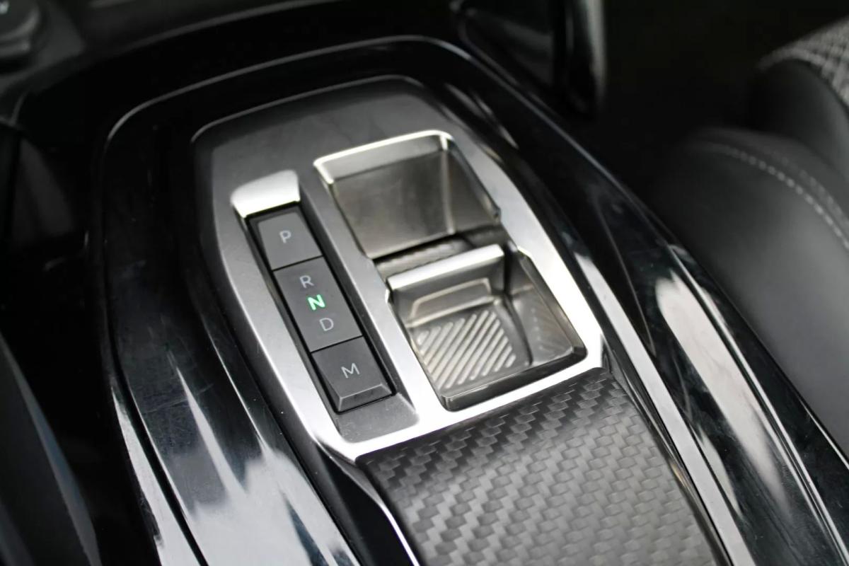 peugeot-2008-2022-gasolina-1199cc