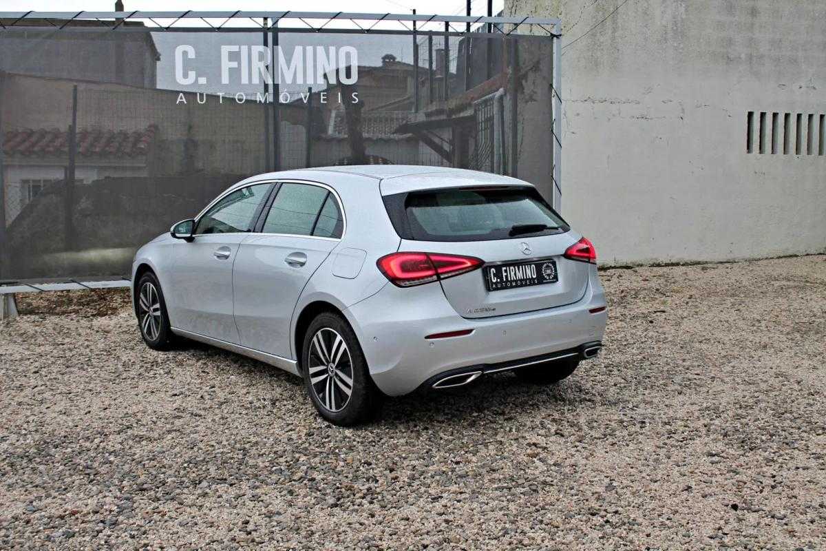 mercedes-benz-classe-a-2022-hibrido-1332cc
