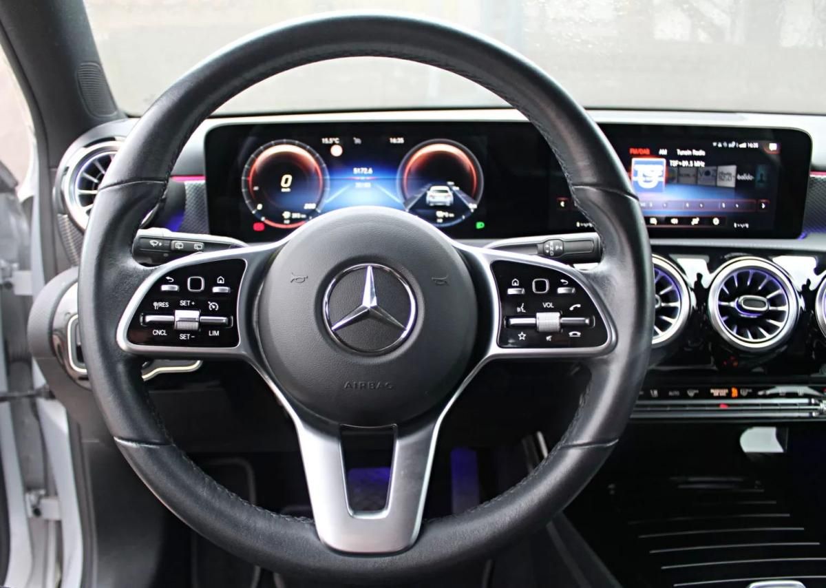 mercedes-benz-classe-a-2022-hibrido-1332cc