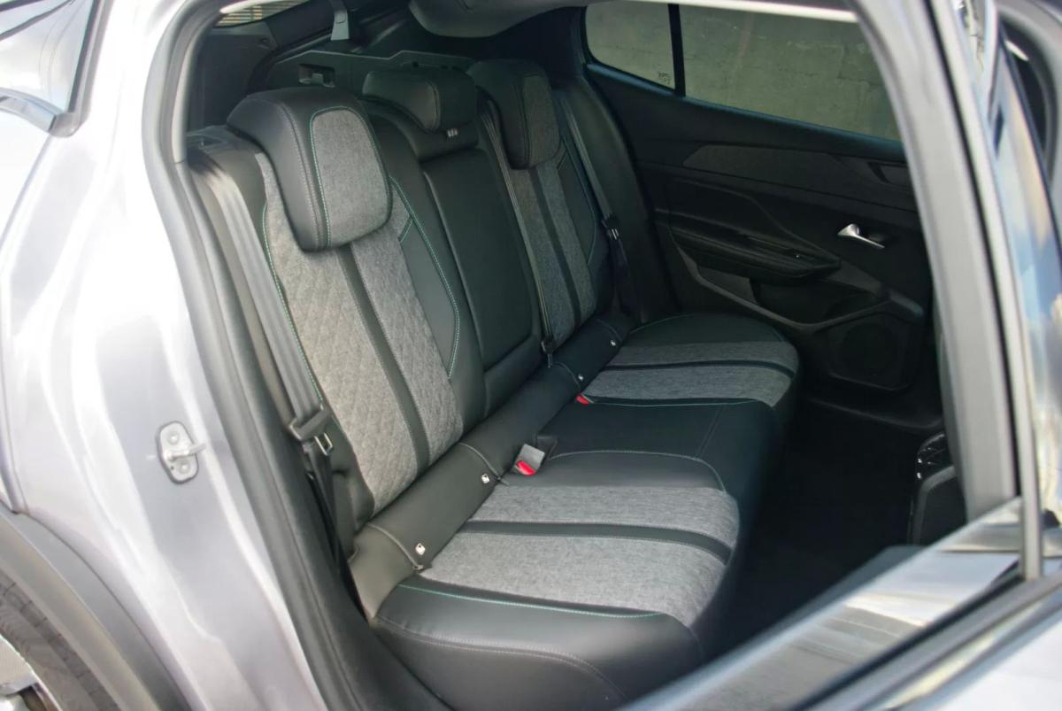 peugeot-408-2024-gasolina-1199cc