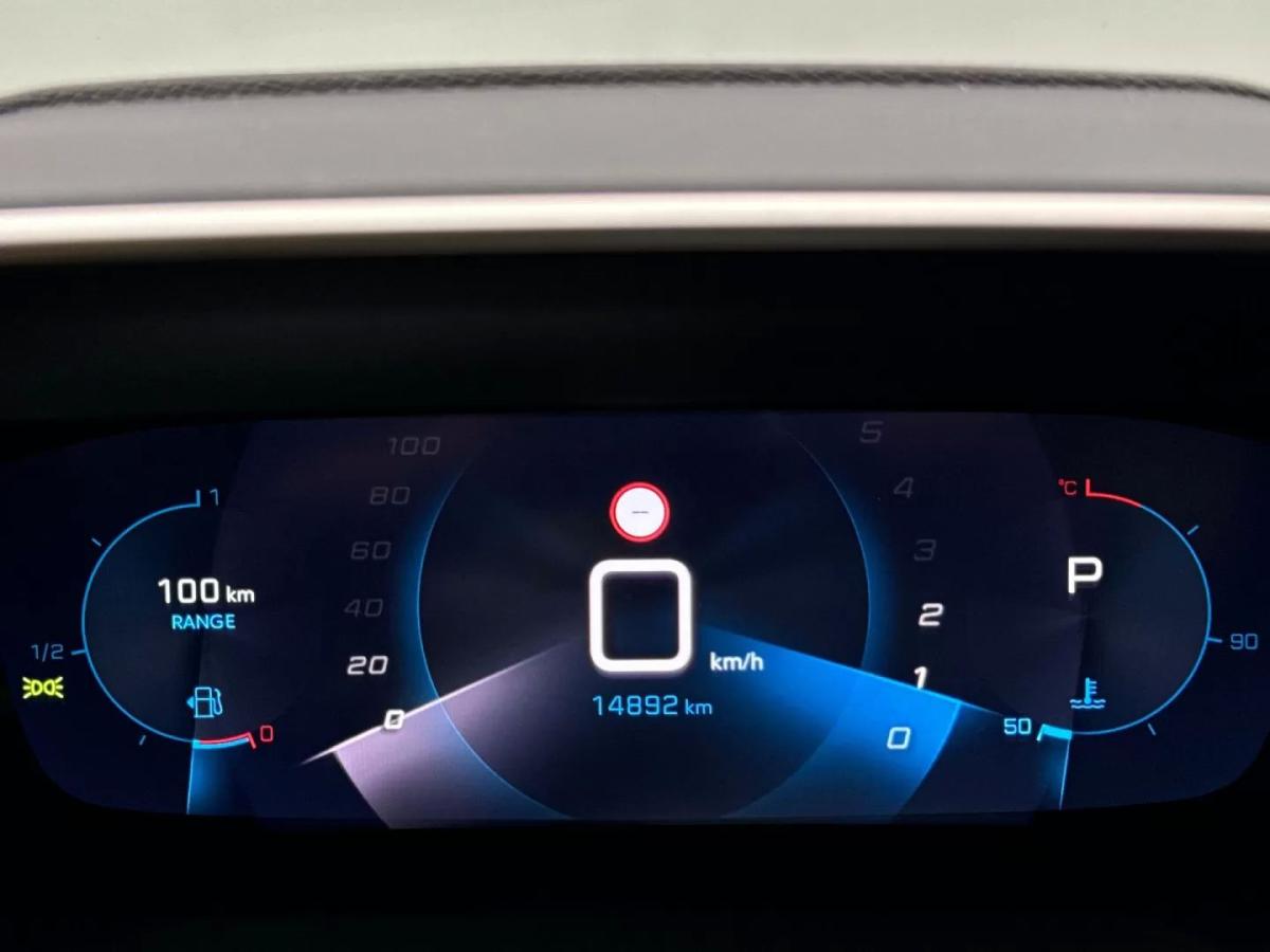peugeot-2008-2023-gasolina-1199cc