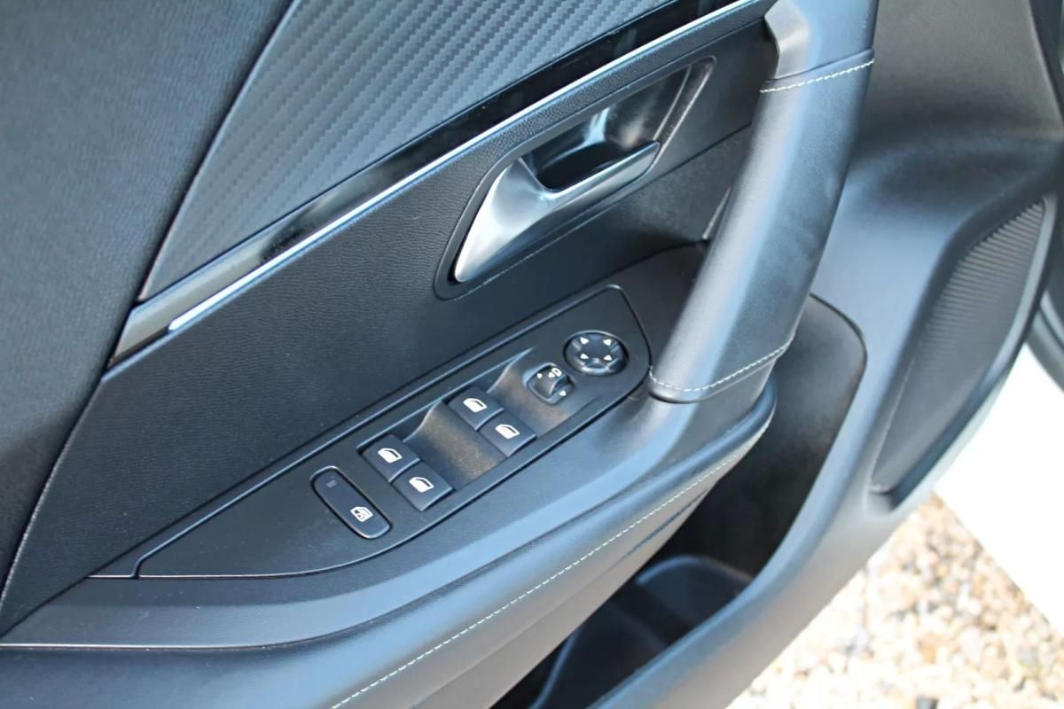 peugeot-2008-2022-diesel-1499cc