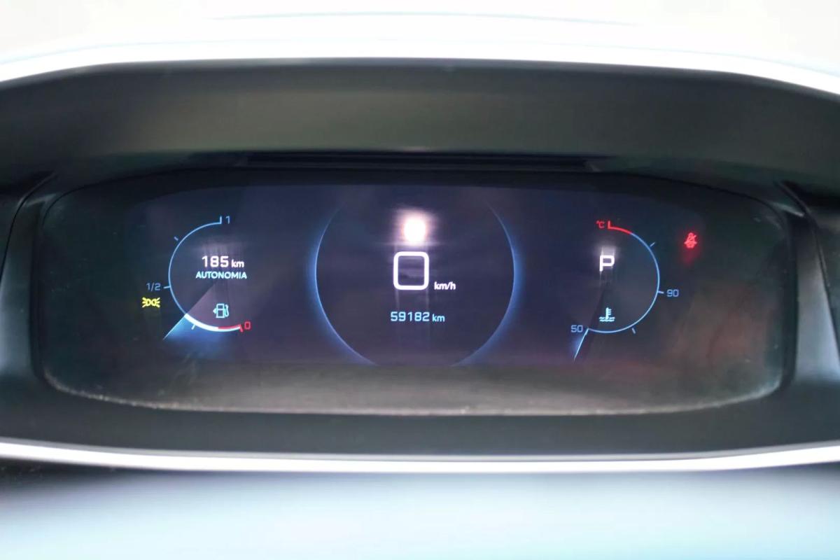 peugeot-2008-2022-diesel-1499cc