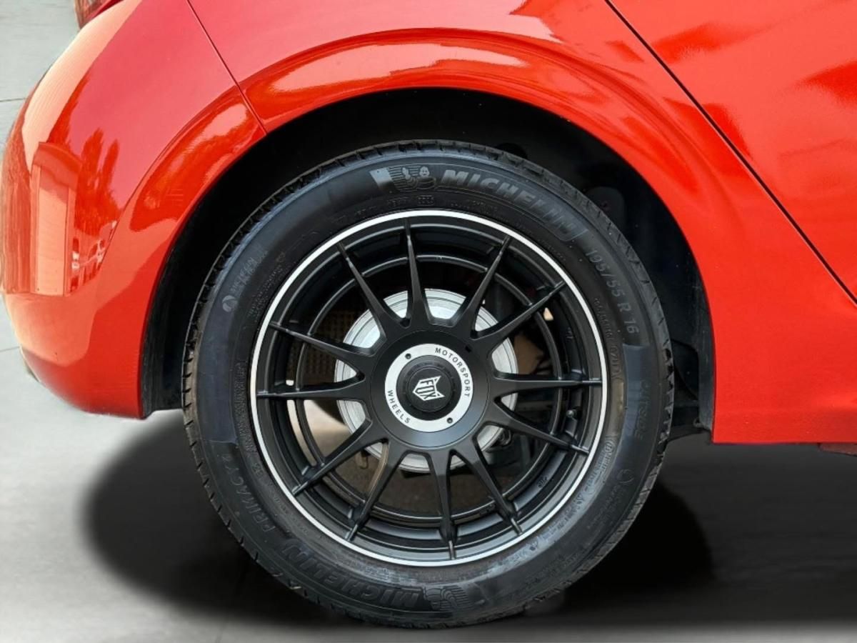 peugeot-208-2017-gasolina-1199cc