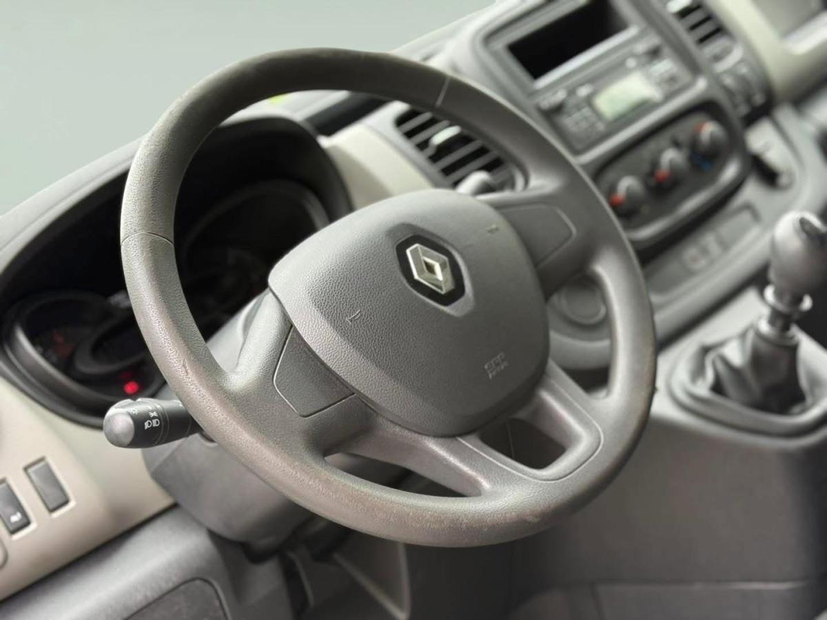 renault-trafic-2018-diesel-1598cc