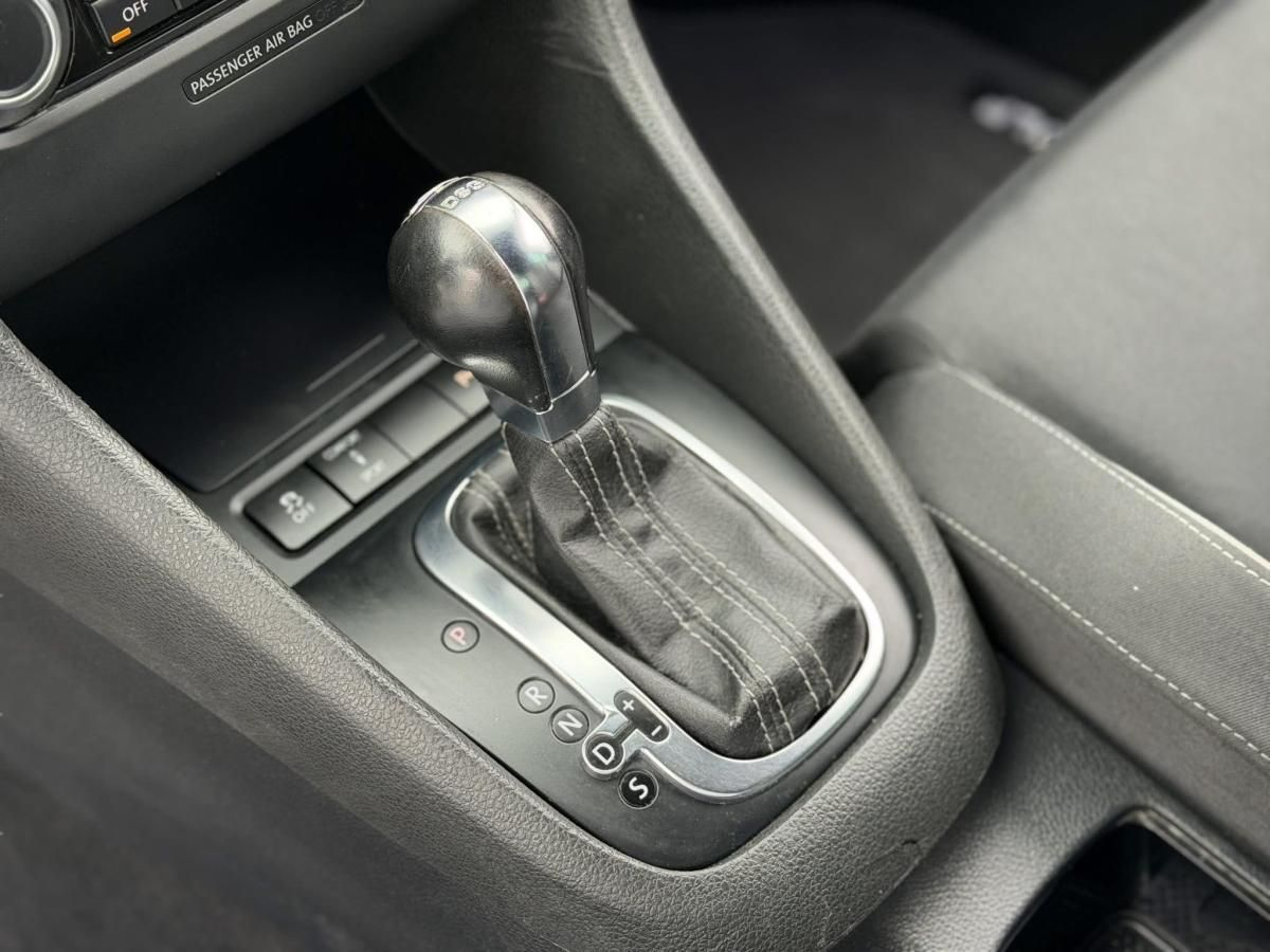 volkswagen-golf-2010-gasolina-1984cc