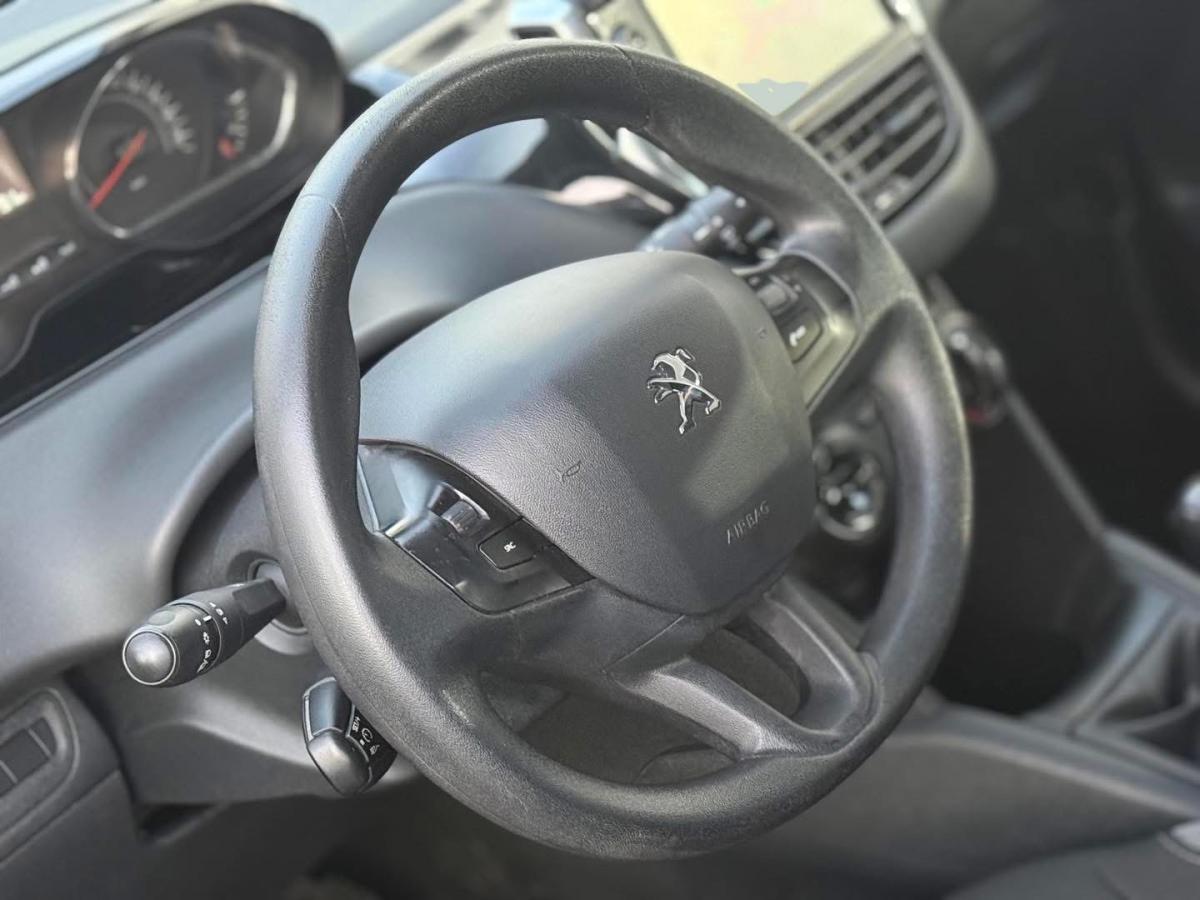 peugeot-208-2015-gasolina-999cc