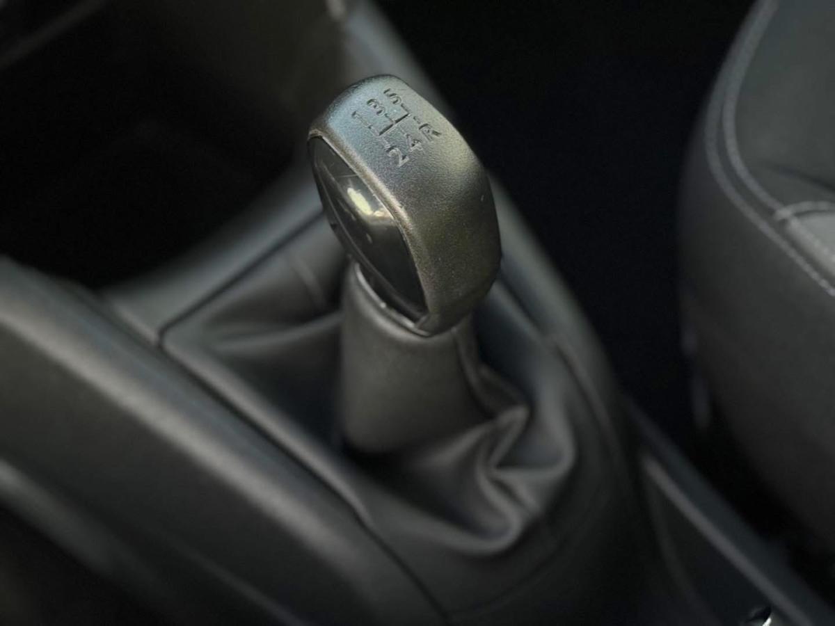 peugeot-208-2015-gasolina-999cc