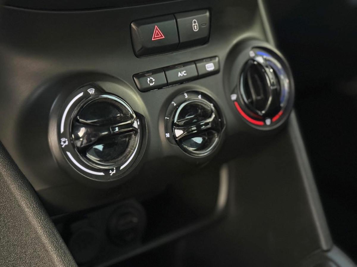 peugeot-208-2015-gasolina-999cc