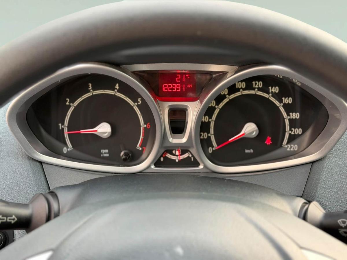 ford-fiesta-2009-gasolina-1242cc