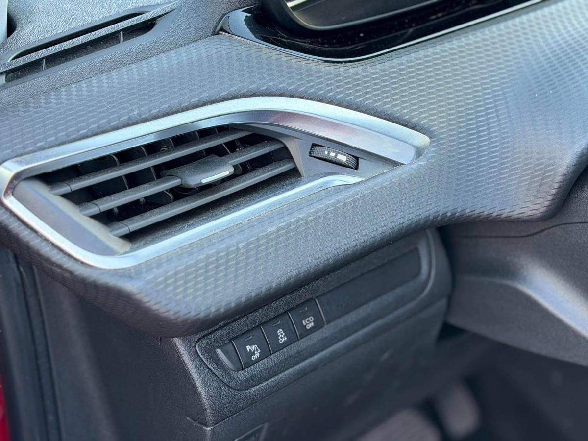 peugeot-208-2016-gasolina-1199cc