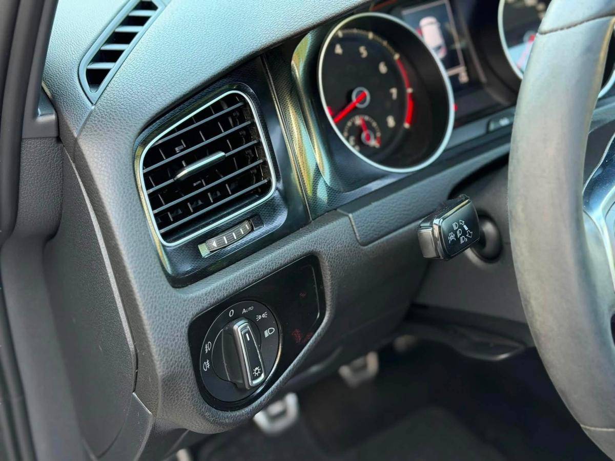 volkswagen-golf-2013-gasolina-1984cc