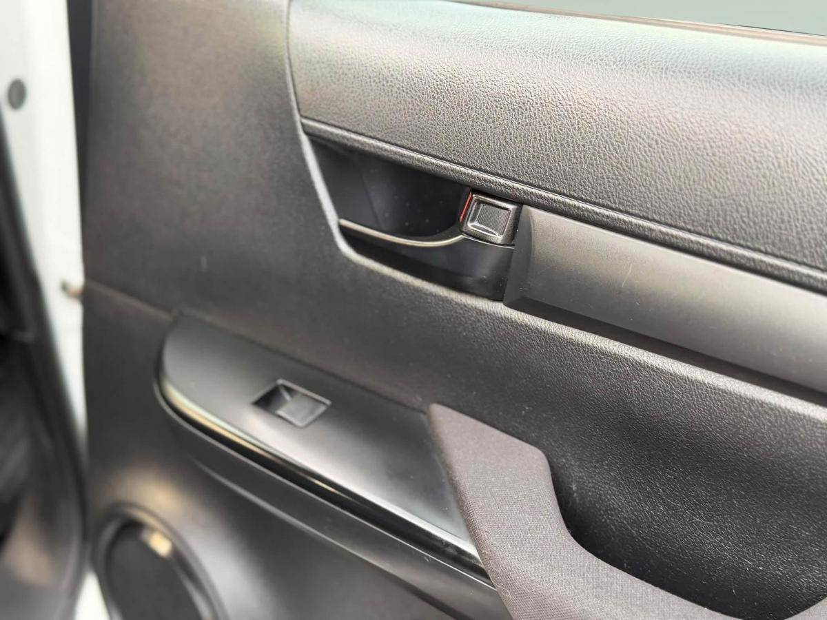 toyota-hilux-2018-diesel-2393cc