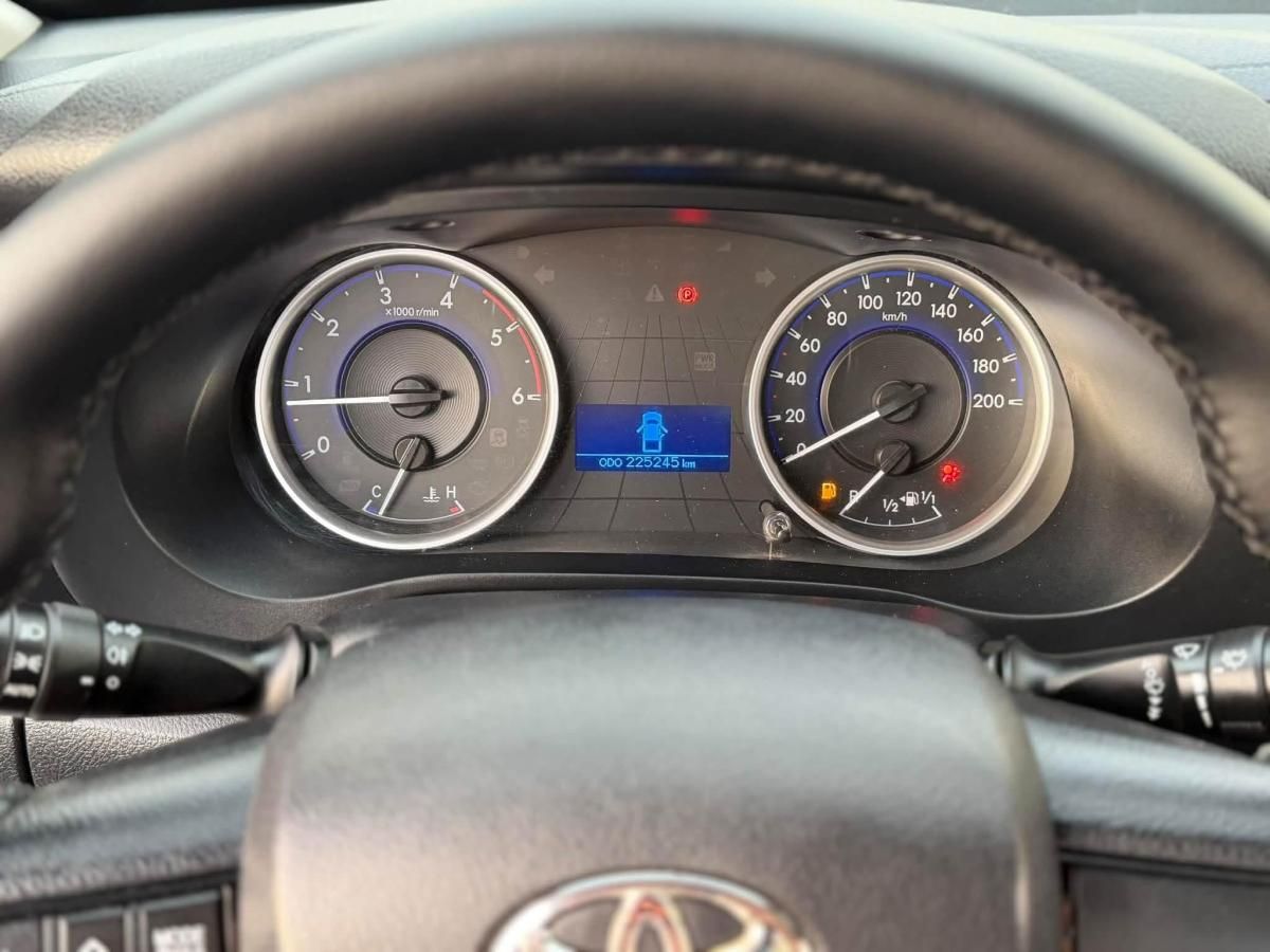 toyota-hilux-2018-diesel-2393cc