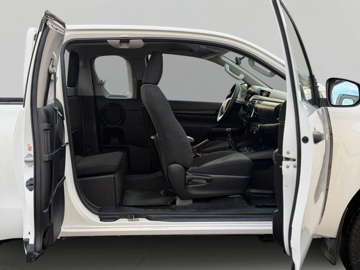 toyota-hilux-2018-diesel-2393cc