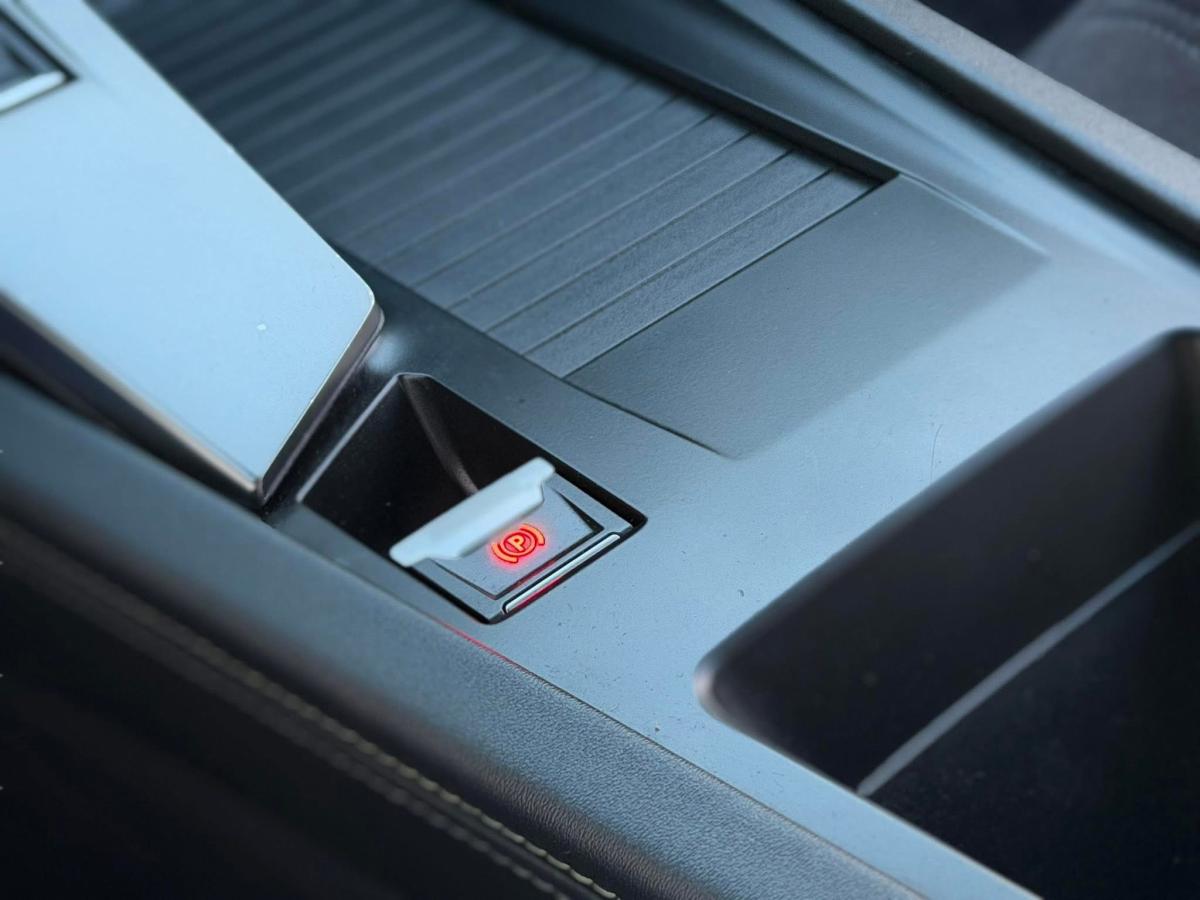 peugeot-308-sw-2023-gasolina-1199cc