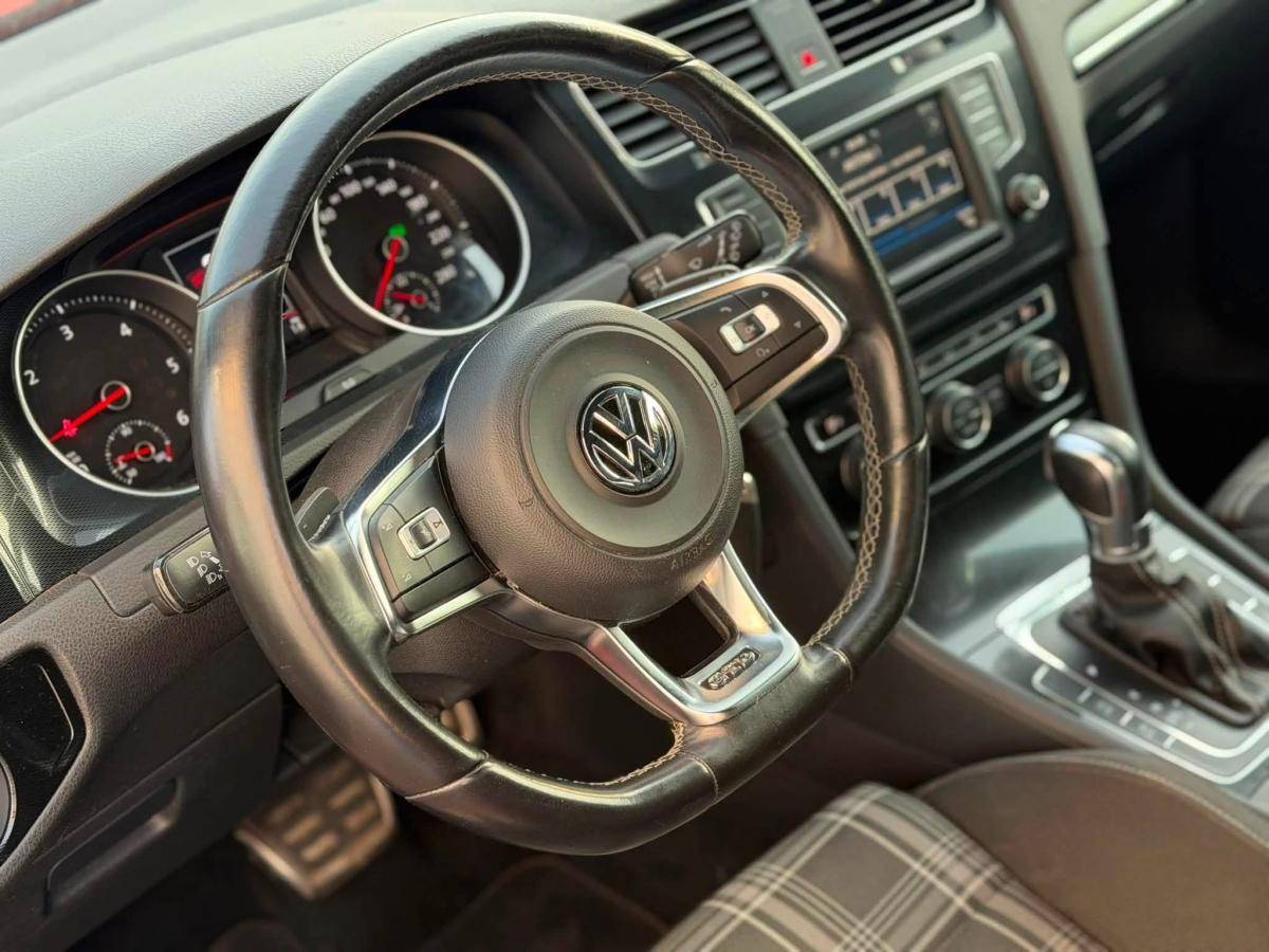 volkswagen-golf-2016-diesel-1968cc