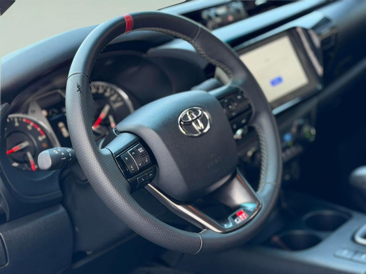 toyota-hilux-2025-diesel-2755cc