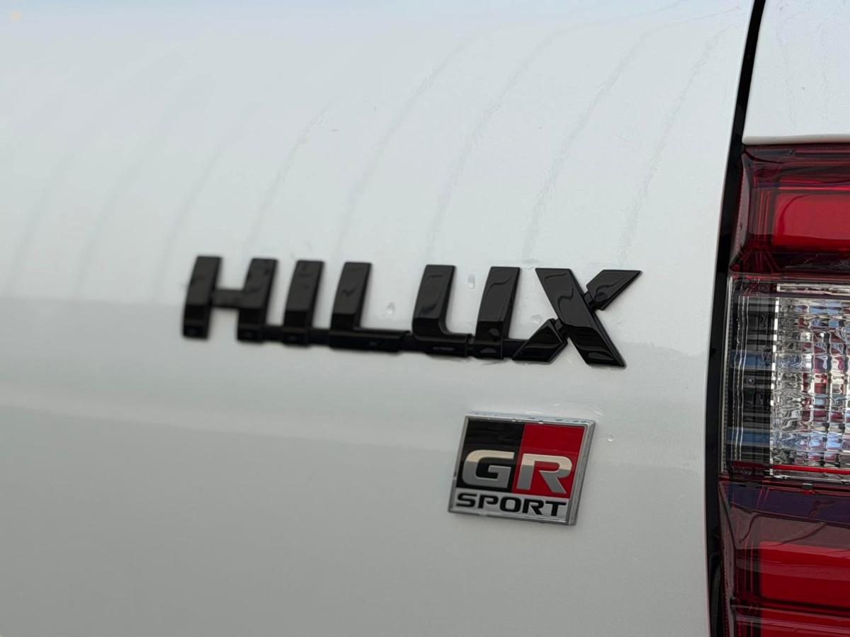 toyota-hilux-2025-diesel-2755cc