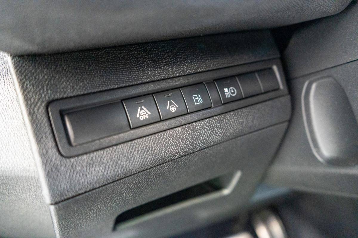 peugeot-3008-2021-hibrido-a-gasolina-1598cc