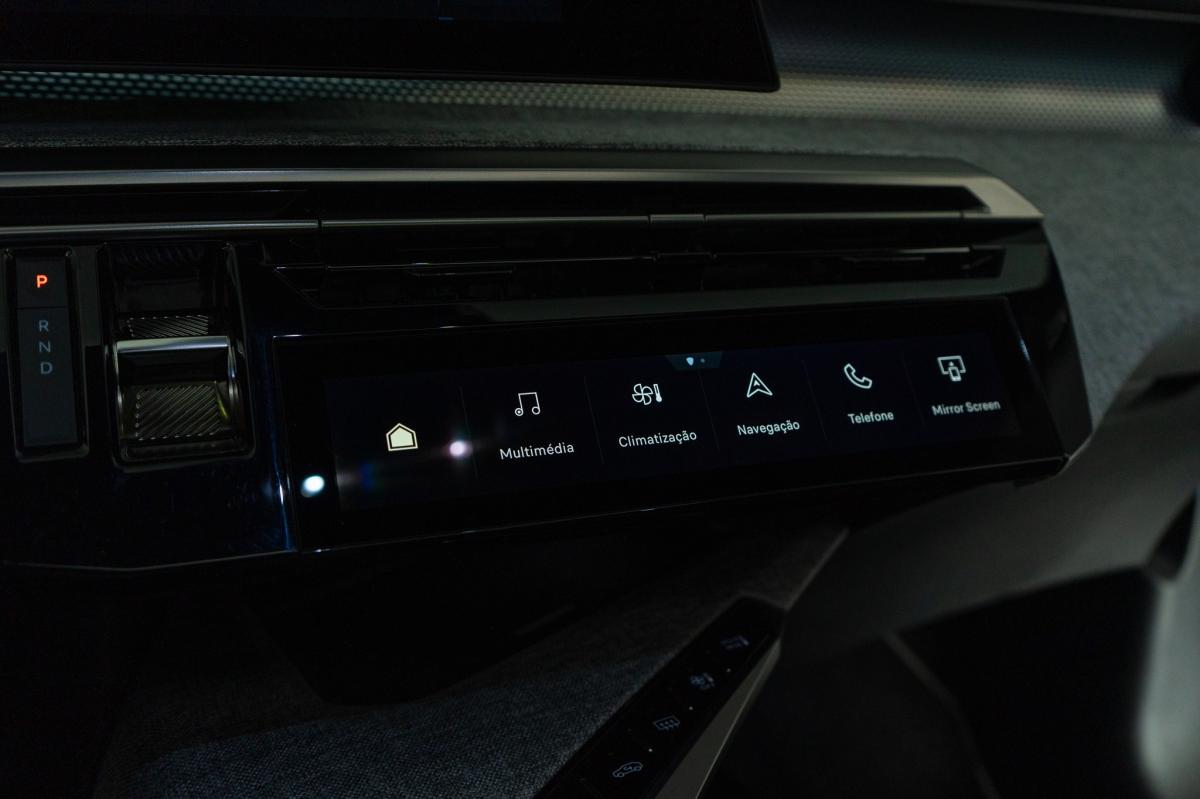 peugeot-e-3008-2024-eletrico-0cc