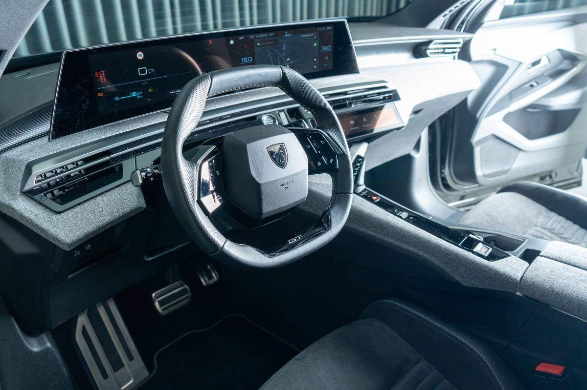 peugeot-e-3008-2024-eletrico-0cc