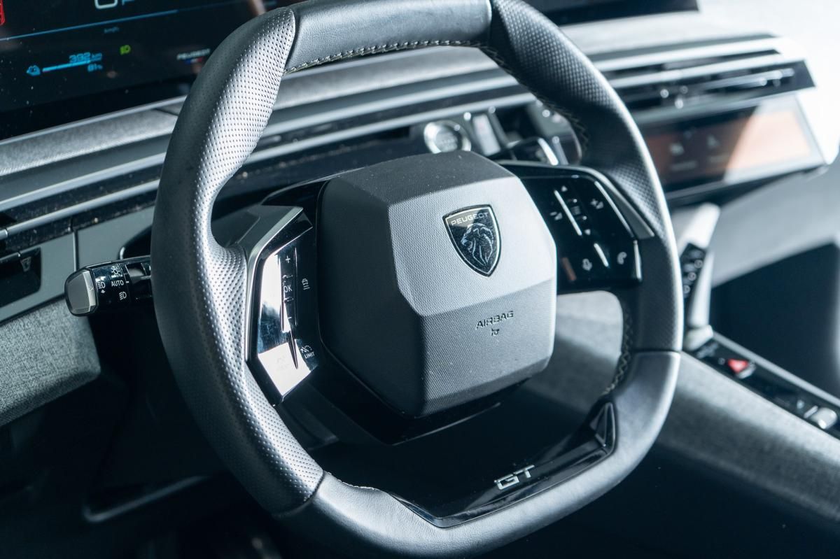 peugeot-e-3008-2024-eletrico-0cc