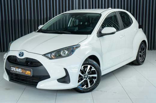 toyota-yaris-2022-hibrido-a-gasolina-1490cc