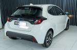 toyota-yaris-2022-hibrido-a-gasolina-1490cc