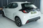 toyota-yaris-2022-hibrido-a-gasolina-1490cc