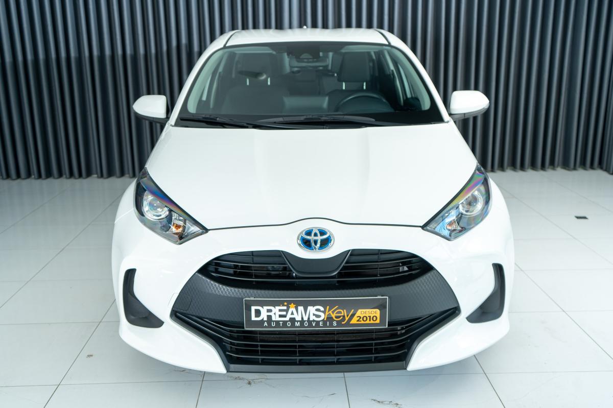 toyota-yaris-2022-hibrido-a-gasolina-1490cc