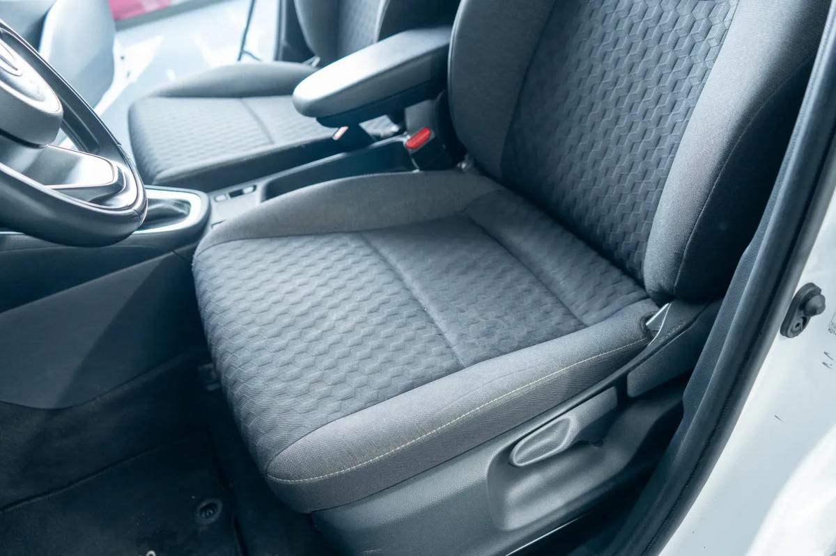 toyota-yaris-2022-hibrido-a-gasolina-1490cc