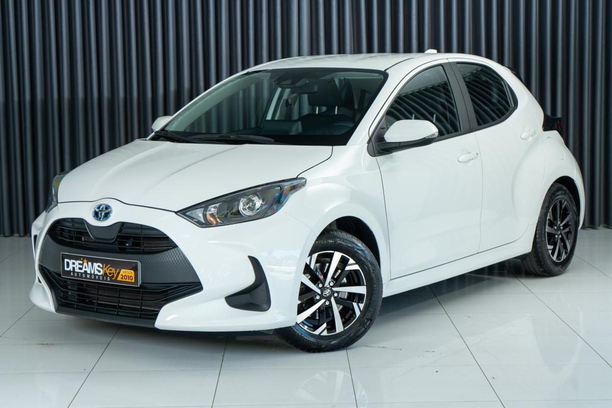toyota-yaris-2022-hibrido-a-gasolina-1490cc
