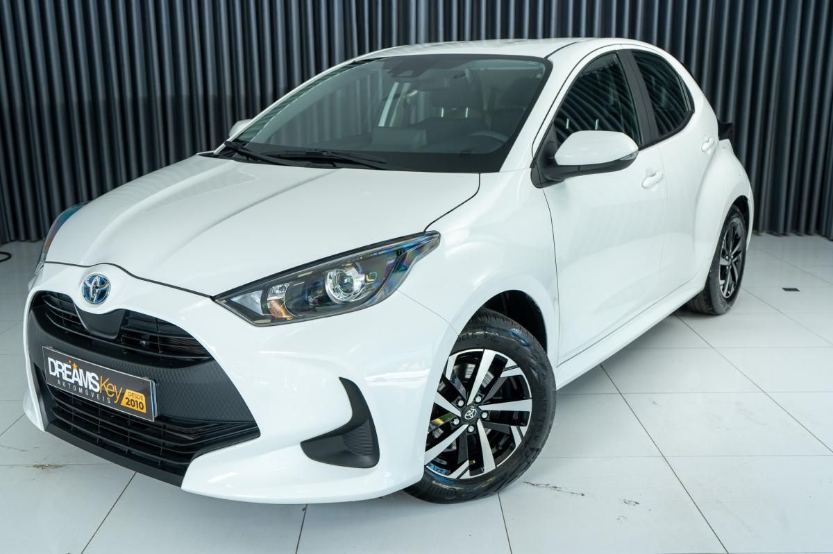 toyota-yaris-2022-hibrido-a-gasolina-1490cc