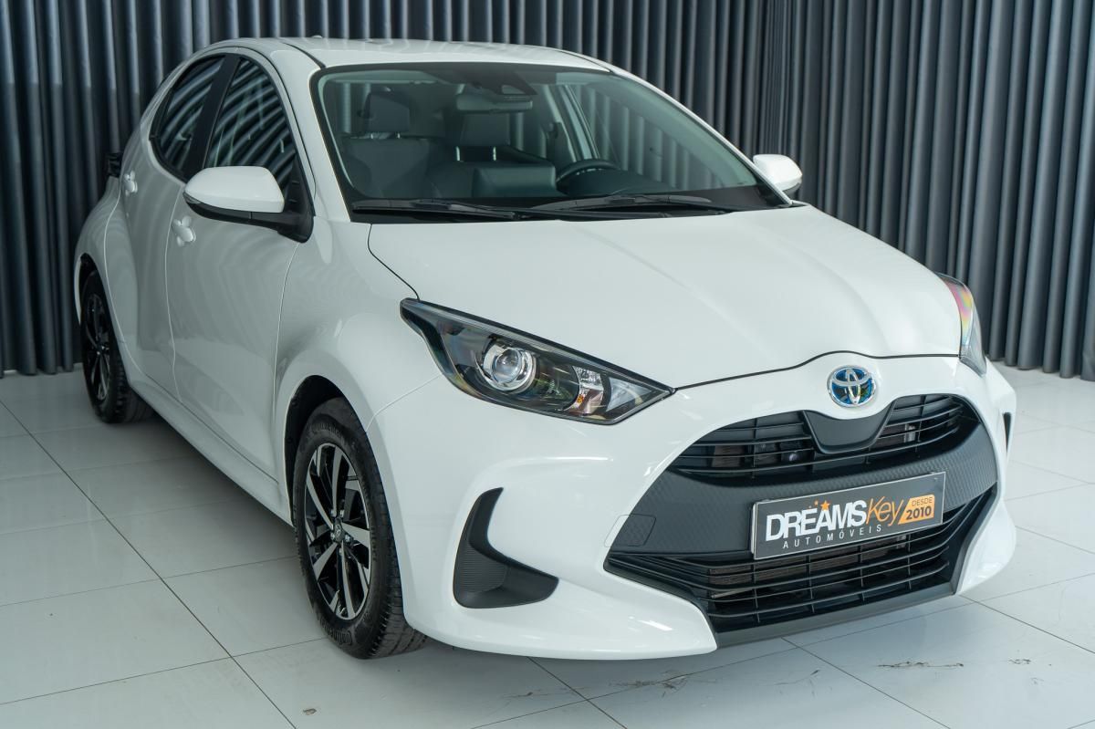 toyota-yaris-2022-hibrido-a-gasolina-1490cc