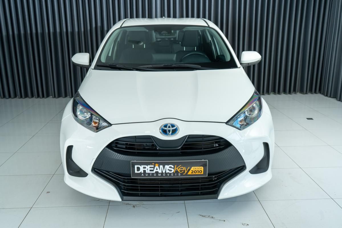 toyota-yaris-2022-hibrido-a-gasolina-1490cc