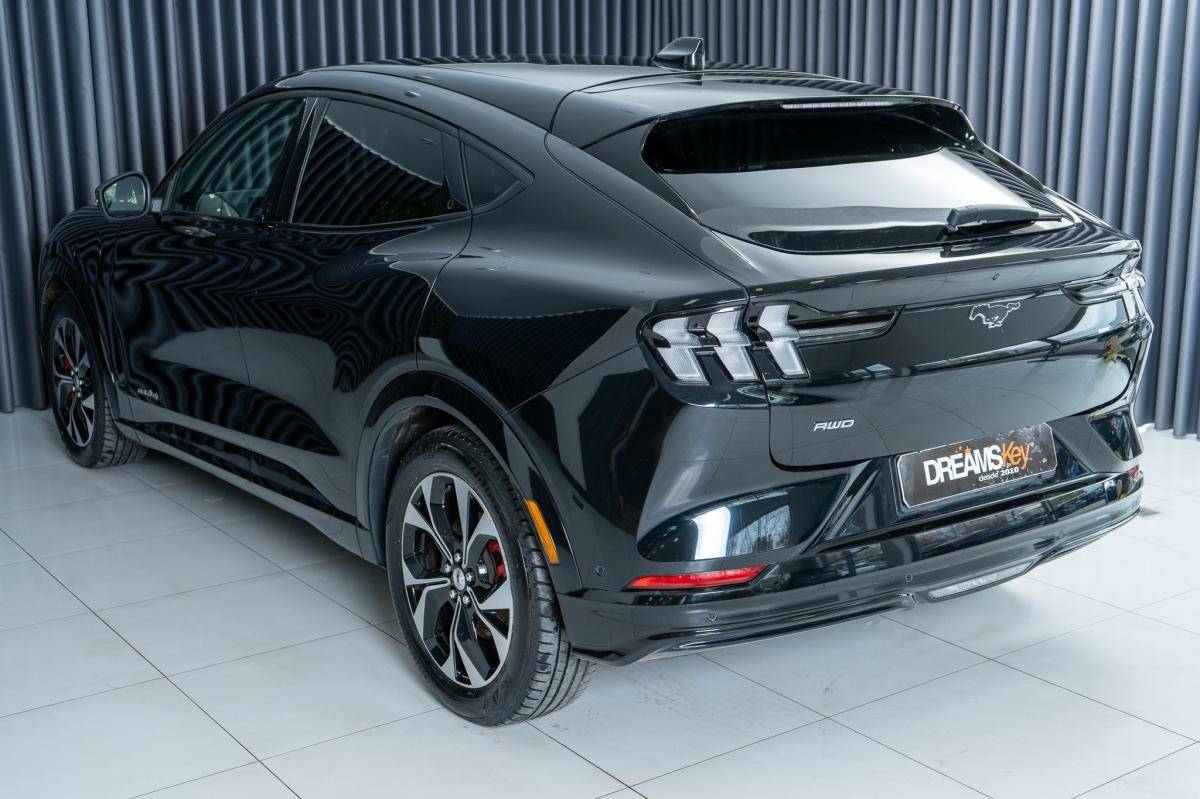 ford-mustang-2023-eletrico-500cc
