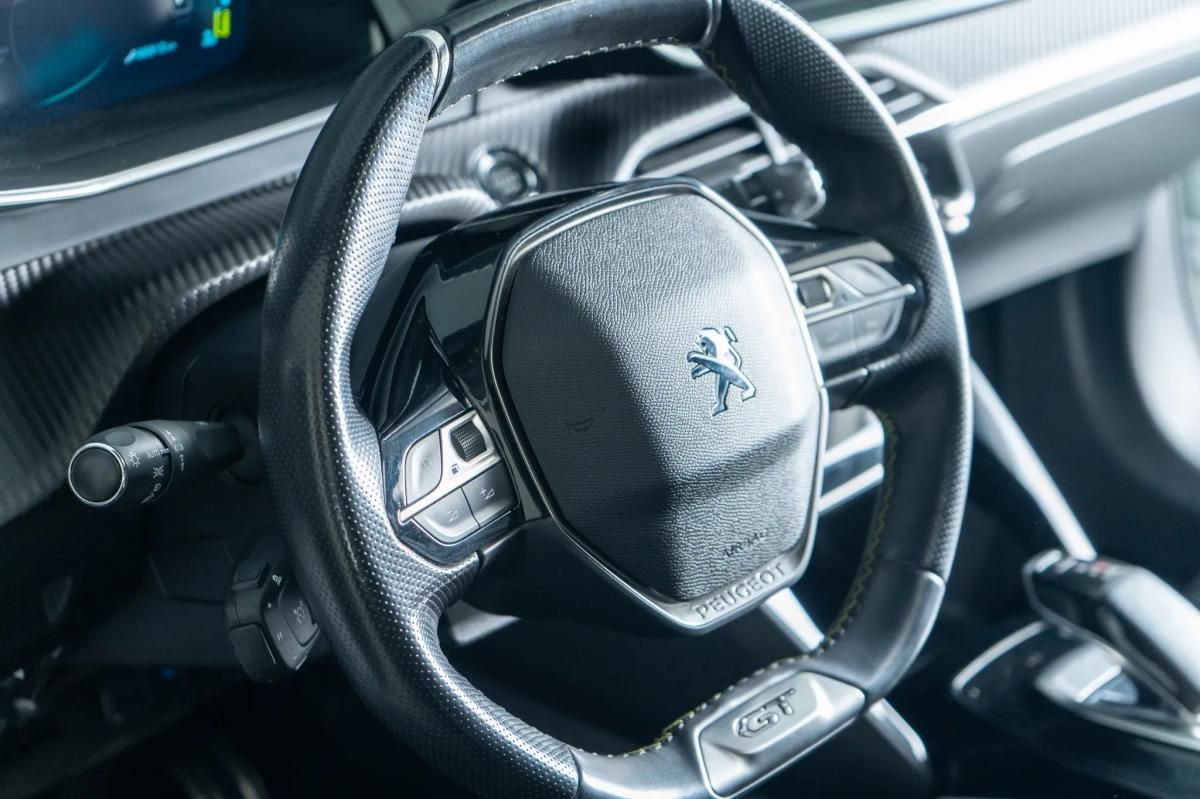 peugeot-2008-2020-eletrico-500cc