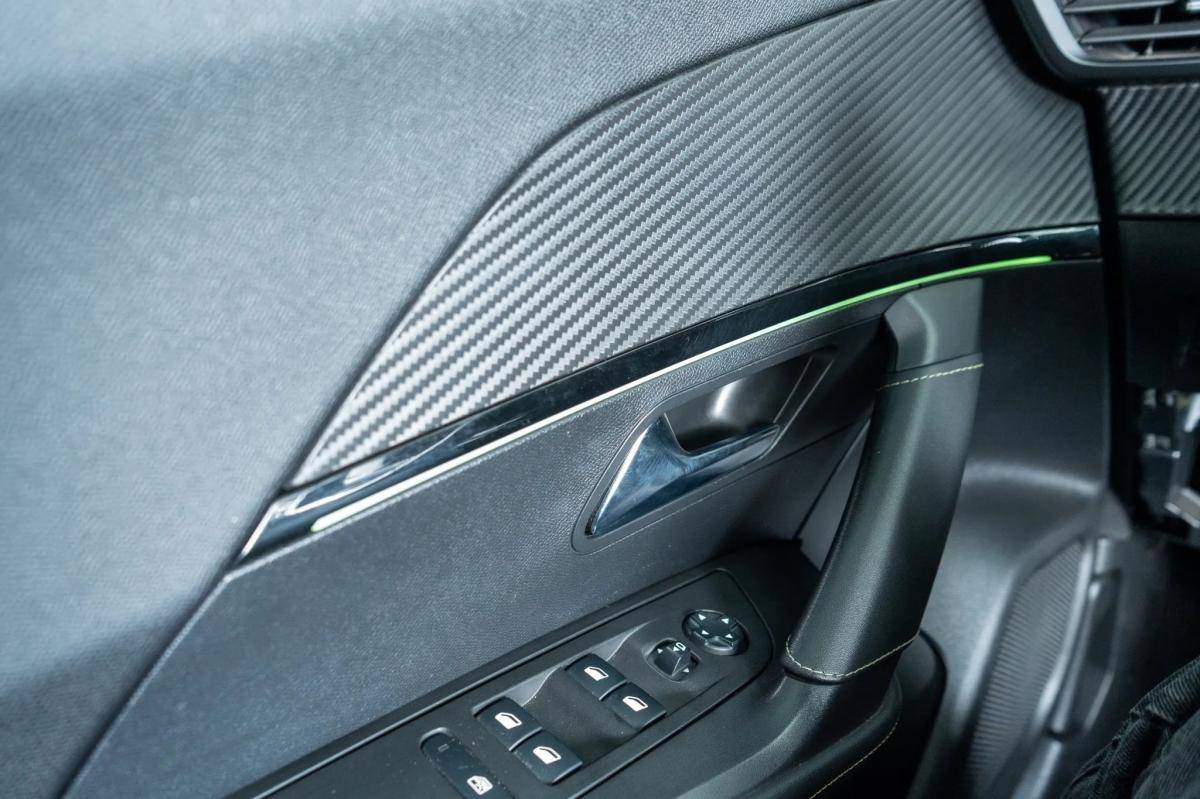 peugeot-2008-2020-eletrico-500cc