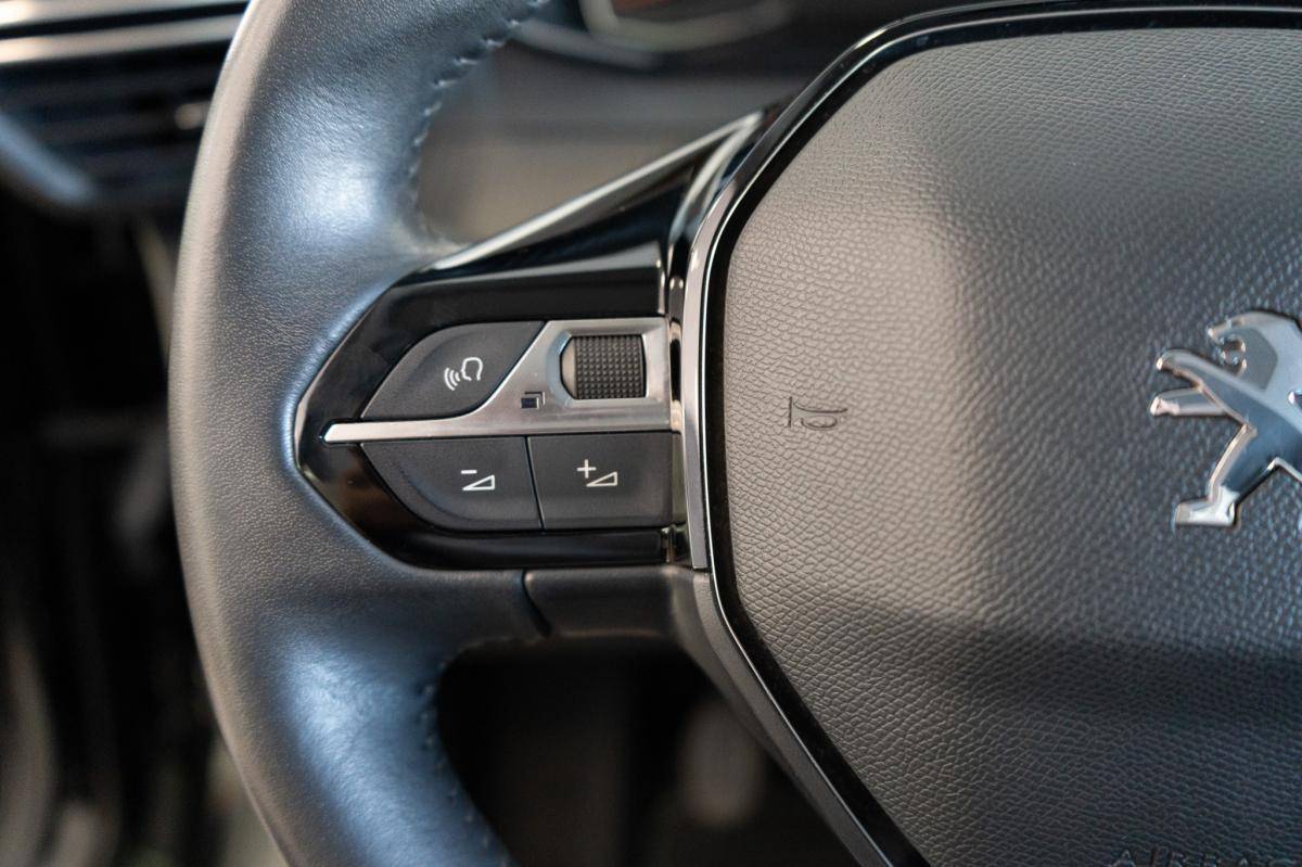 peugeot-2008-2021-gasolina-1199cc
