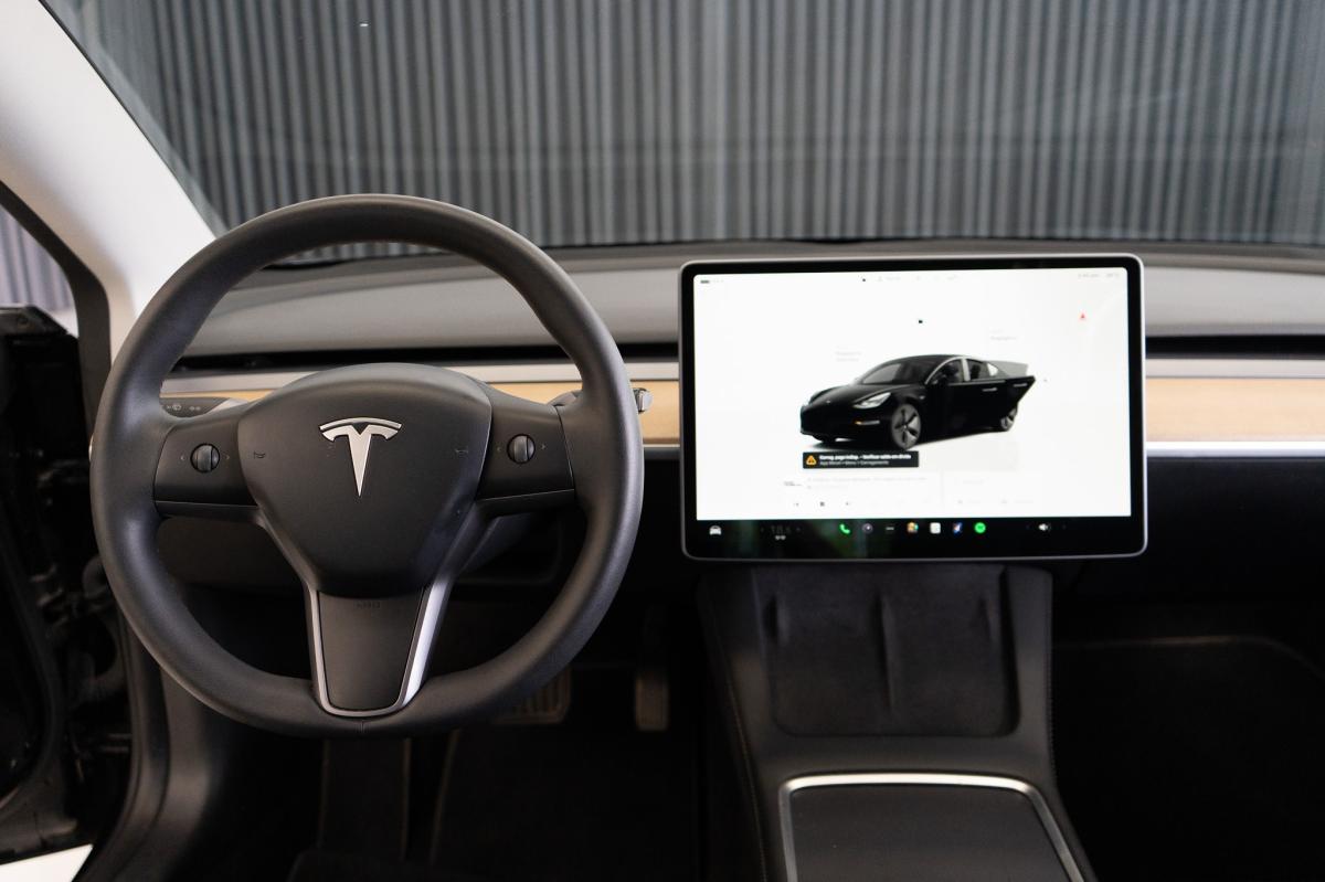 tesla-model-3-2023-eletrico-500cc