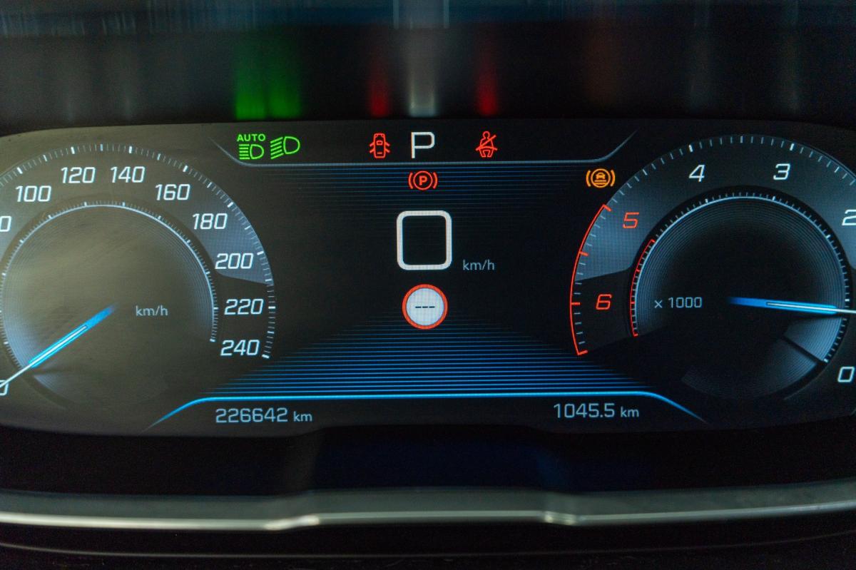 peugeot-3008-2018-diesel-1560cc